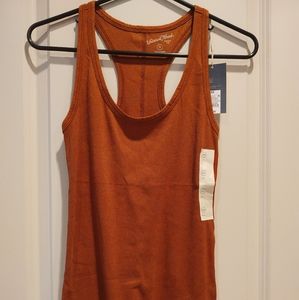 Universal thread rusty tank top